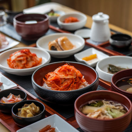 petit-dejeuner-coreen-traditionnel-table