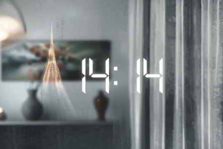 horloge-numerique-reflet-vitre-ambiance-enigmatique