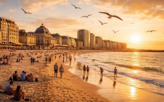 plage-ostende-promeneurs-sunset-mouettes